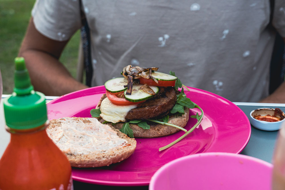 Campingrezepte Vegetarische Burger für unterwegs